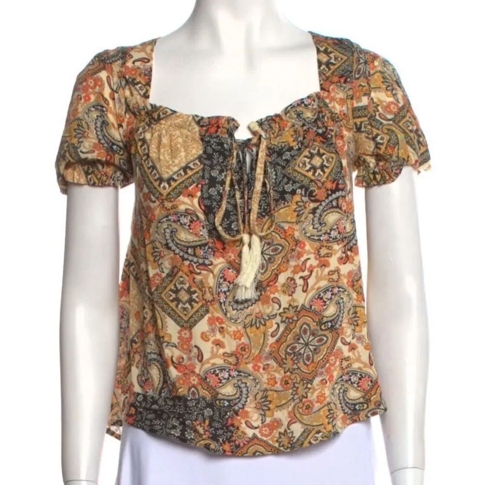 ✨ cupcakes and cashmere paisley patterned drawstring neckline blouse✨